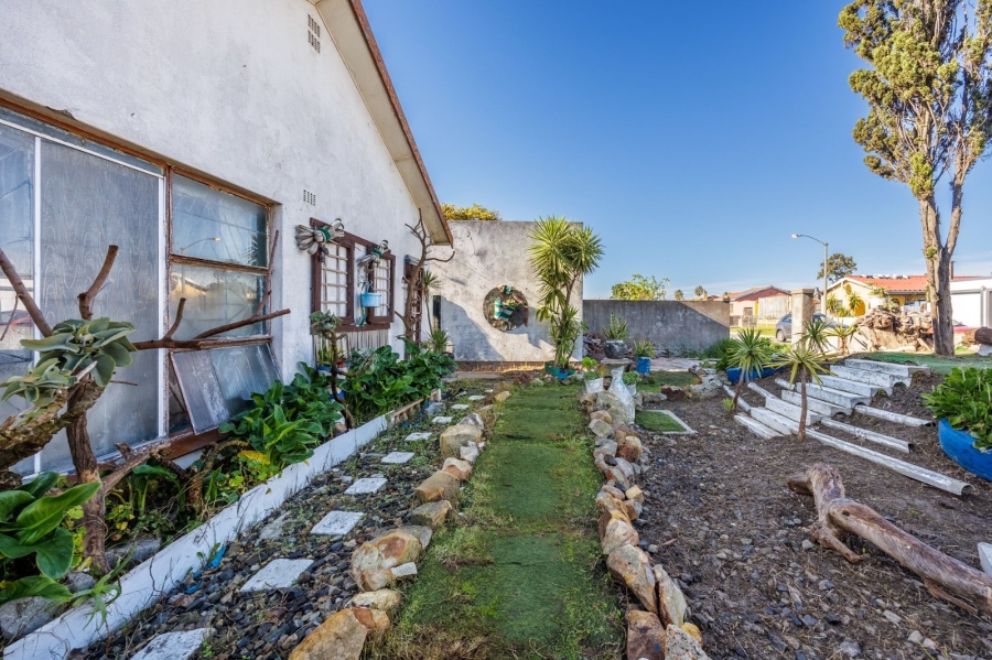 2 Bedroom Property for Sale in Austinville Western Cape